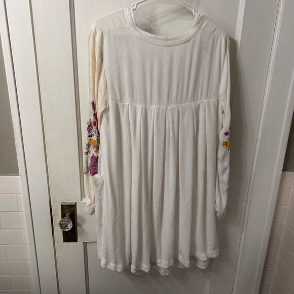 Free People White Dress with Floral Embroidery - Picture 7 of 7